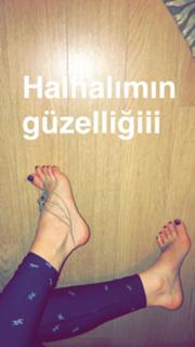 Simge Tertemiz feet photo 10