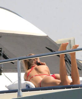 Simge Tertemiz feet photo 5