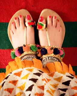 Simi Chahal feet photo 18