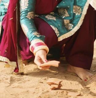 Simi Chahal feet photo 15