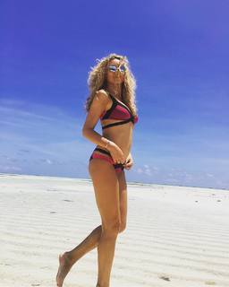 Simona Krainová feet photo 9