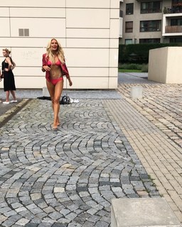 Simona Krainová feet photo 8