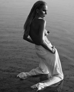 Simona Krainová feet photo 8
