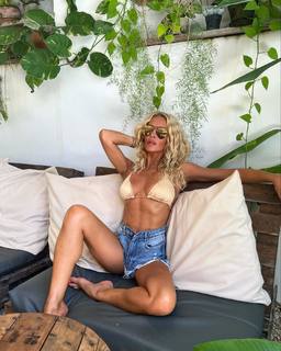 Simona Krainová feet photo 10
