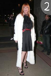 Simona Ventura feet photo thumbnail