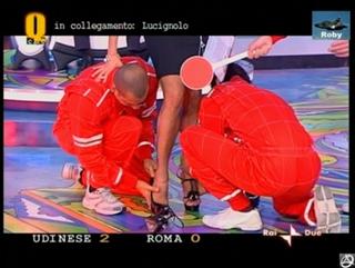 Simona Ventura feet photo thumbnail