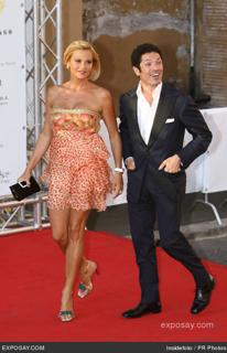Simona Ventura feet photo thumbnail