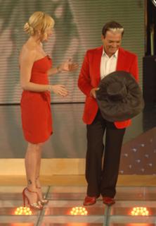 Simona Ventura feet photo thumbnail