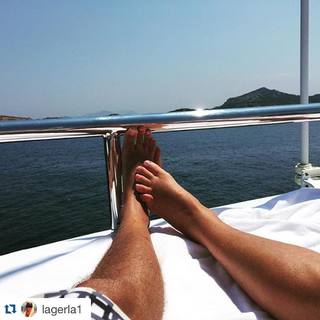 Simona Ventura feet photo thumbnail