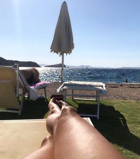 Simona Ventura feet photo thumbnail