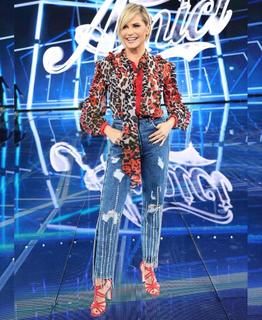 Simona Ventura feet photo thumbnail