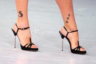 Simona Ventura feet photo thumbnail