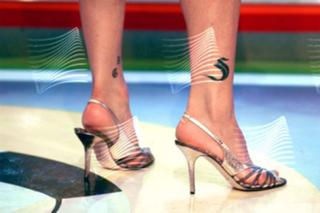 Simona Ventura feet photo thumbnail