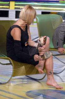 Simona Ventura feet photo thumbnail