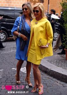 Simona Ventura feet photo thumbnail