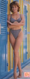 Simona Ventura feet photo thumbnail