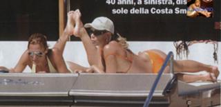 Simona Ventura feet photo thumbnail