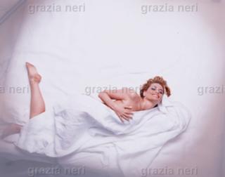 Simona Ventura feet photo thumbnail
