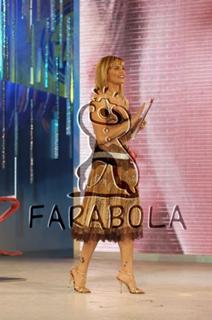 Simona Ventura feet photo thumbnail