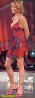 Simona Ventura feet photo thumbnail