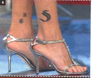 Simona Ventura feet photo thumbnail