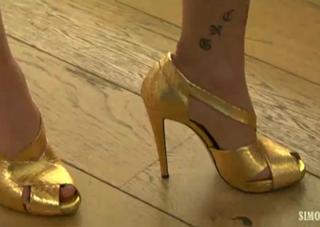 Simona Ventura feet photo thumbnail