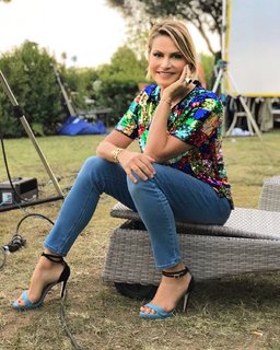 Simona Ventura feet photo thumbnail