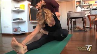 Simona Ventura feet photo thumbnail