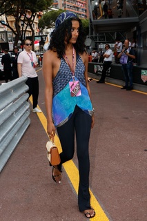 Simone Ashley feet photo thumbnail