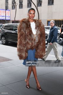 Simone Ashley feet photo thumbnail