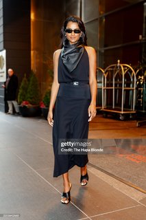 Simone Ashley feet photo thumbnail