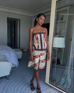 Simone Ashley feet photo thumbnail