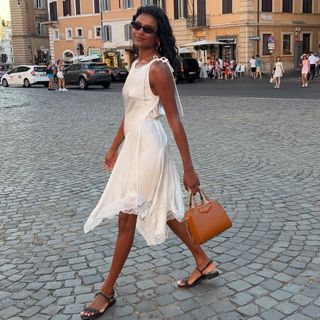 Simone Ashley feet photo thumbnail