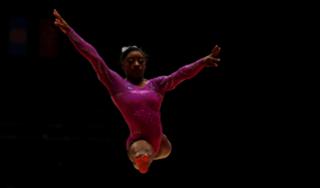 Simone Biles feet photo thumbnail