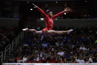 Simone Biles feet photo thumbnail