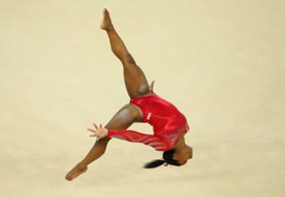 Simone Biles feet photo thumbnail