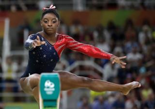 Simone Biles feet photo thumbnail