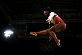 Simone Biles feet photo thumbnail