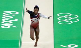 Simone Biles feet photo thumbnail