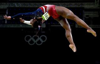 Simone Biles feet photo thumbnail