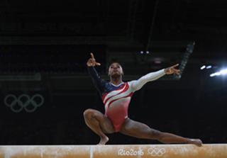 Simone Biles feet photo thumbnail