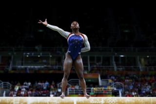 Simone Biles feet photo thumbnail