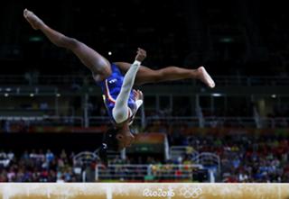 Simone Biles feet photo thumbnail