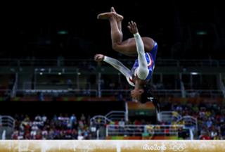 Simone Biles feet photo thumbnail