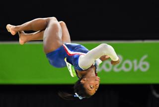 Simone Biles feet photo thumbnail