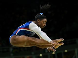 Simone Biles feet photo thumbnail