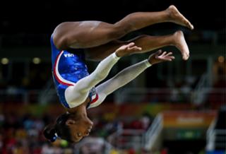 Simone Biles feet photo thumbnail