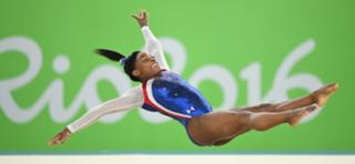 Simone Biles feet photo thumbnail