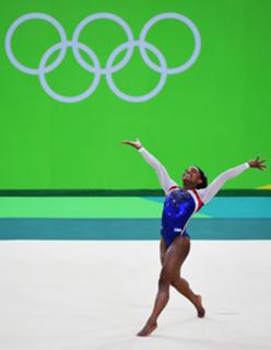 Simone Biles feet photo thumbnail