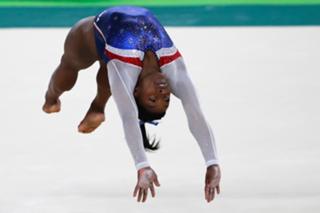 Simone Biles feet photo thumbnail